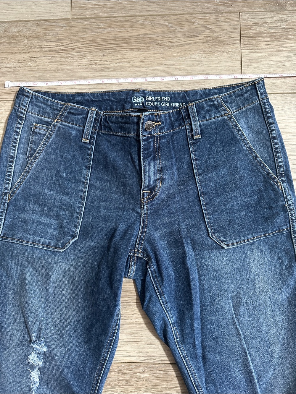 GAP Girlfriend Jeans Sz 10/30R Medium Indigo Distressed Denim